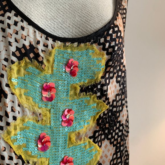 Unique, sequin and shine patterned tank top - Picture 5 of 6